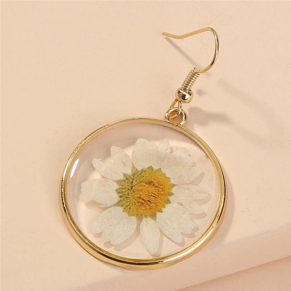 Nature Retreat Daisy Earrings