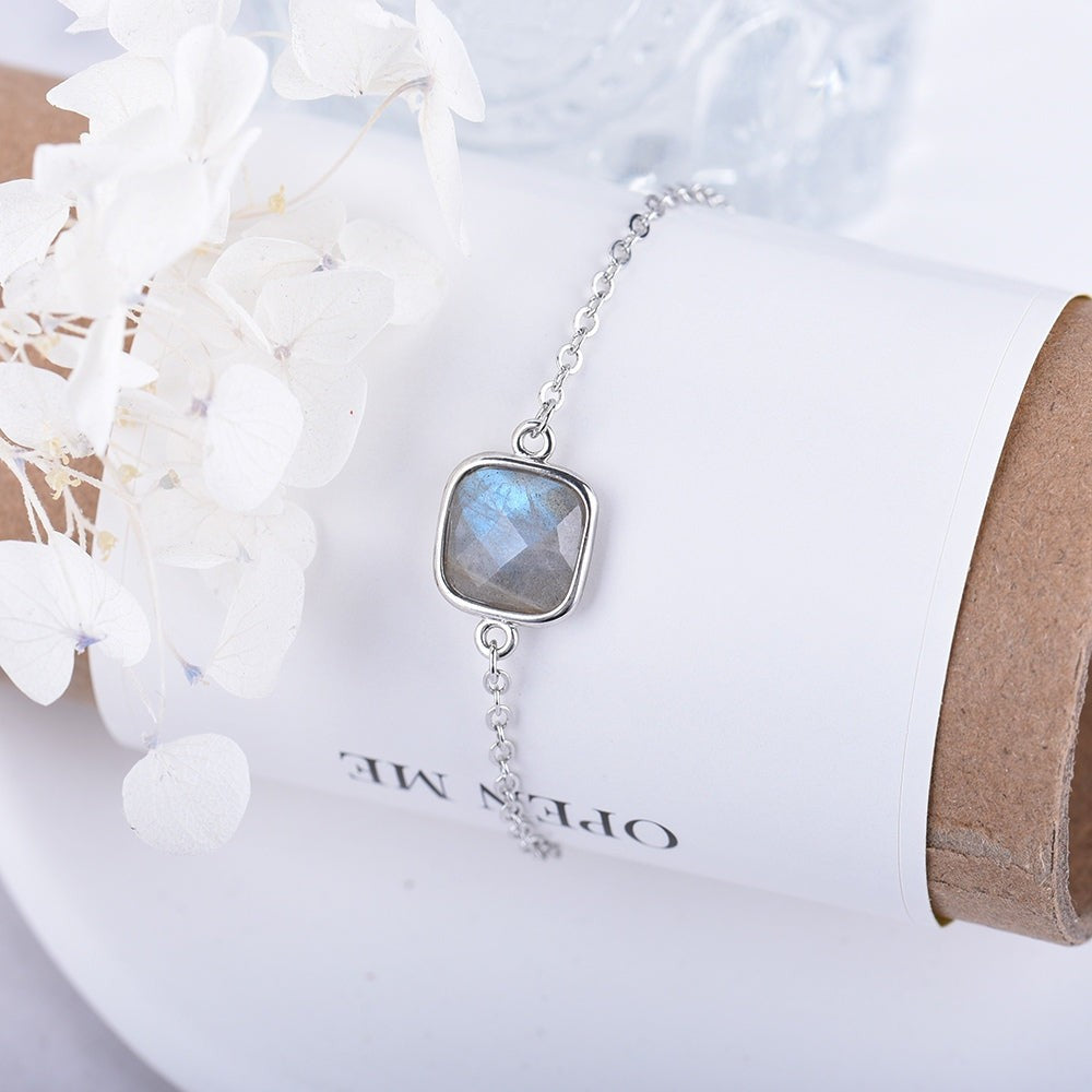 Labradorite Bracelet of Elegance