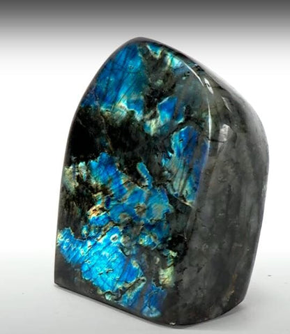 Iridescent Labradorite Free Form – A Magical Display of Clarity and Protection