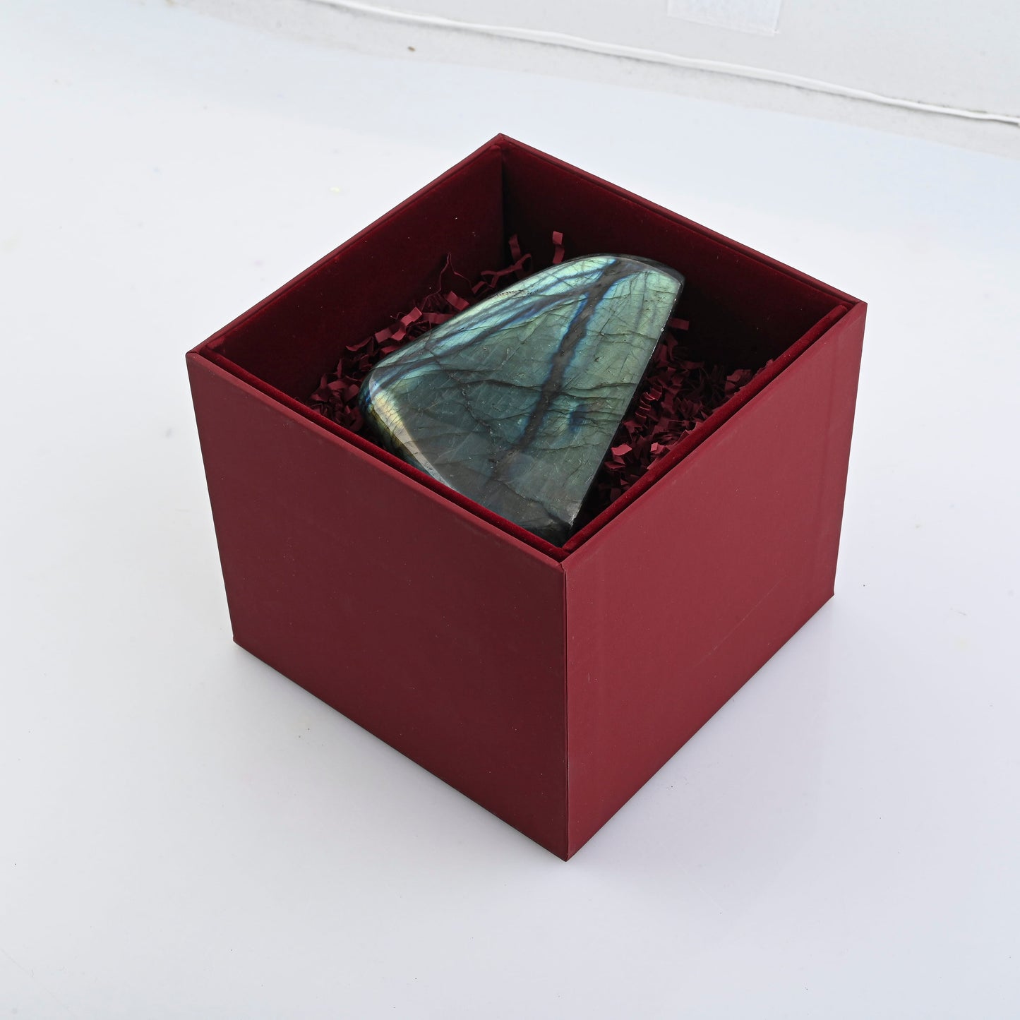 Labradorite Free Form – A Shimmering Gemstone for Your Space