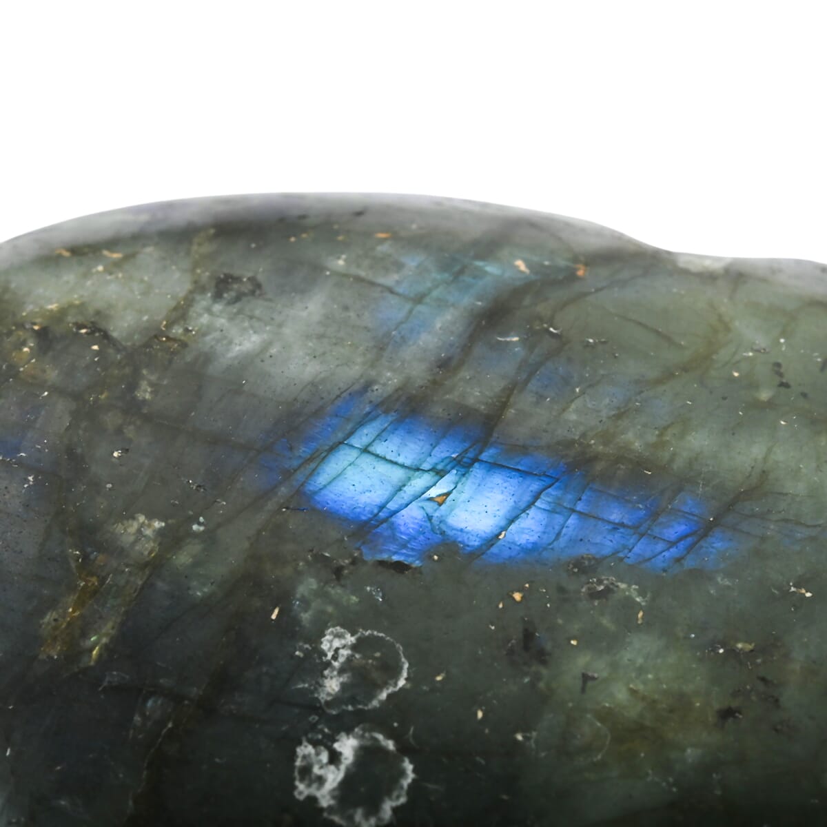 Labradorite Heart – A Touch of Transformation and Clarity