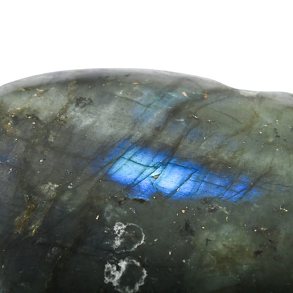 Labradorite Heart – A Touch of Transformation and Clarity
