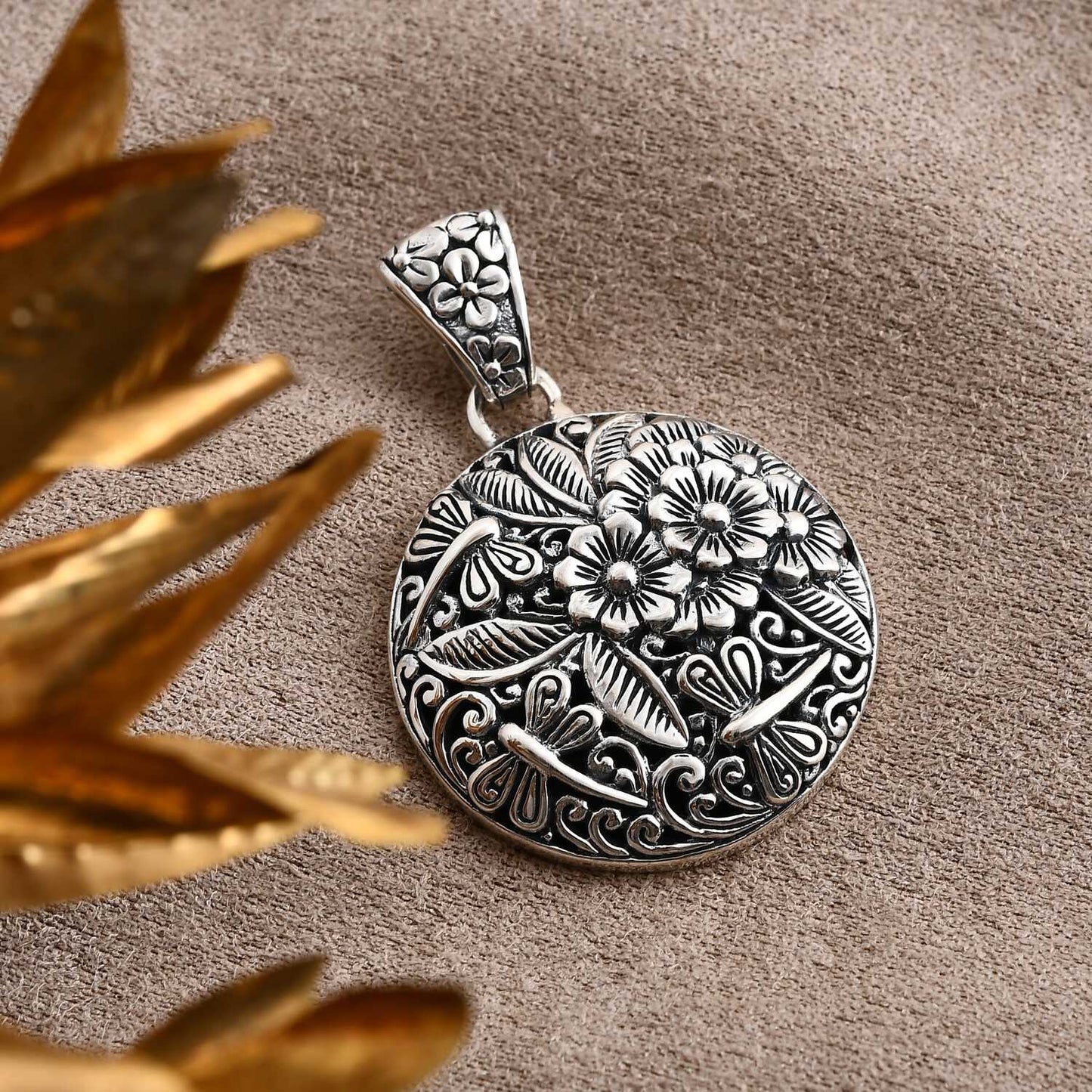 Bali Legacy Sterling Silver Floral Pendant – A Timeless Symbol of Healing and Tranquility