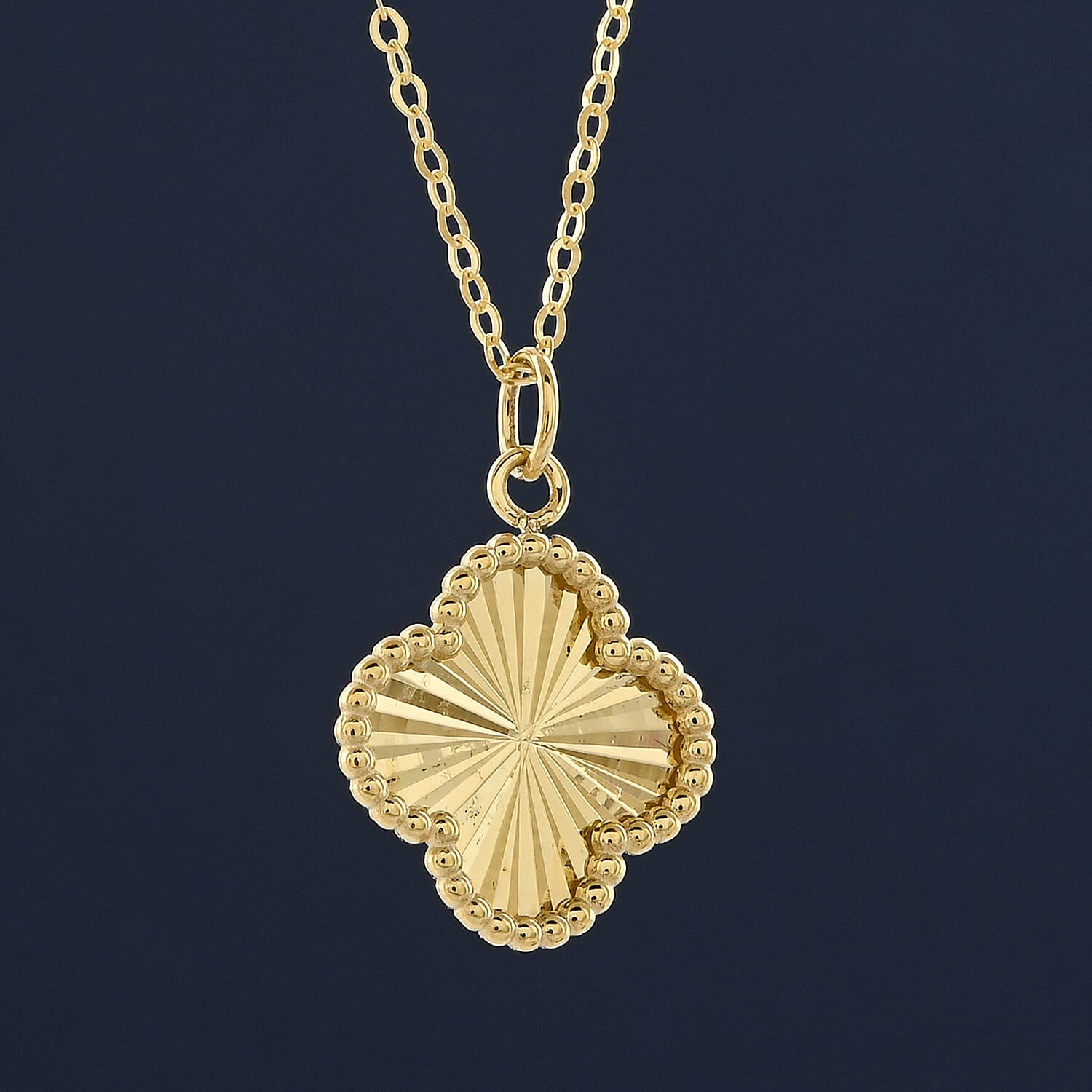 10K Yellow Gold Diamond-Cut Clover Pendant Necklace – A Lucky Touch of Elegance