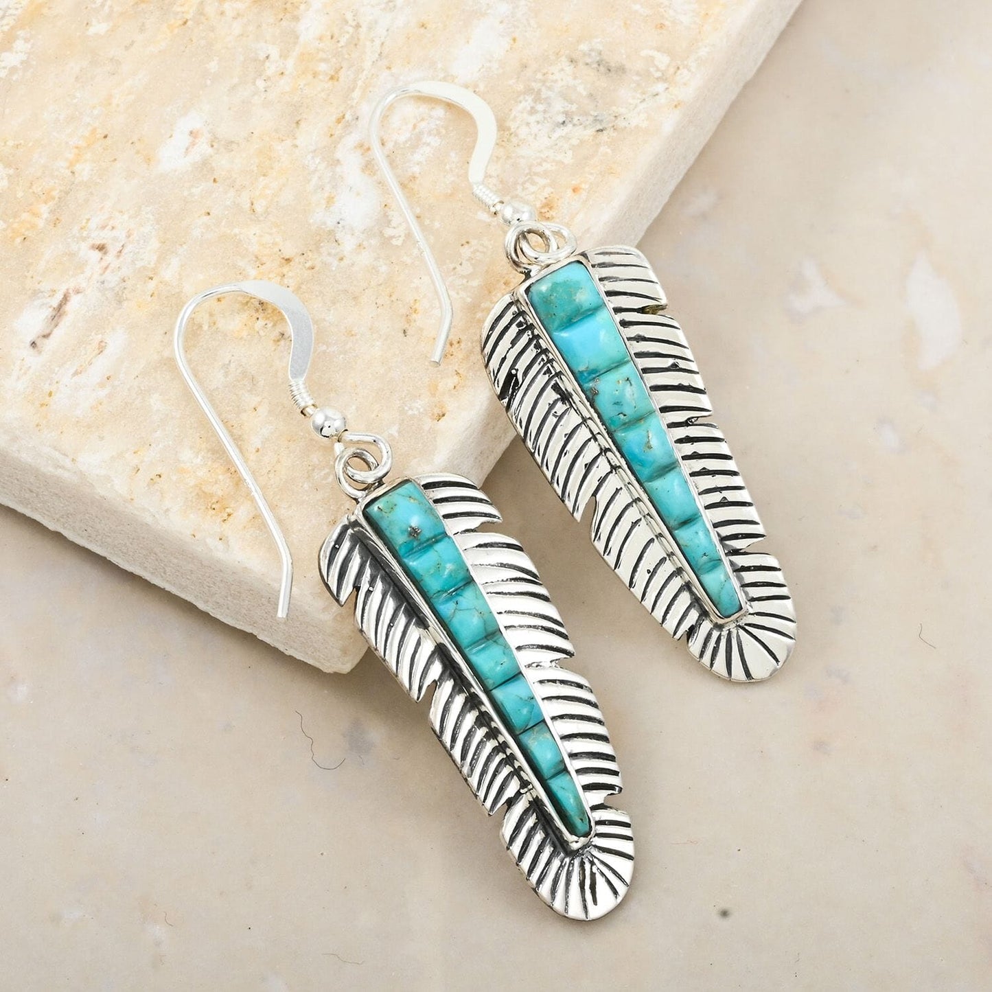 Santa Fe Style Feather Earrings – A Southwestern Touch of Natural Beauty