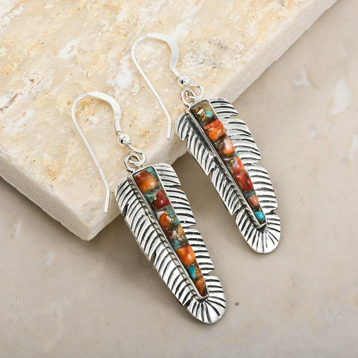 Santa Fe Style Feather Earrings – A Southwestern Touch of Natural Beauty