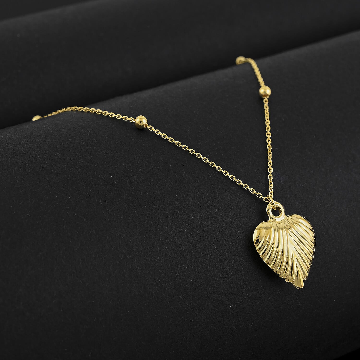 10K Yellow Gold Diamond-Cut Heart Beads Necklace – A Shimmering Symbol of Love