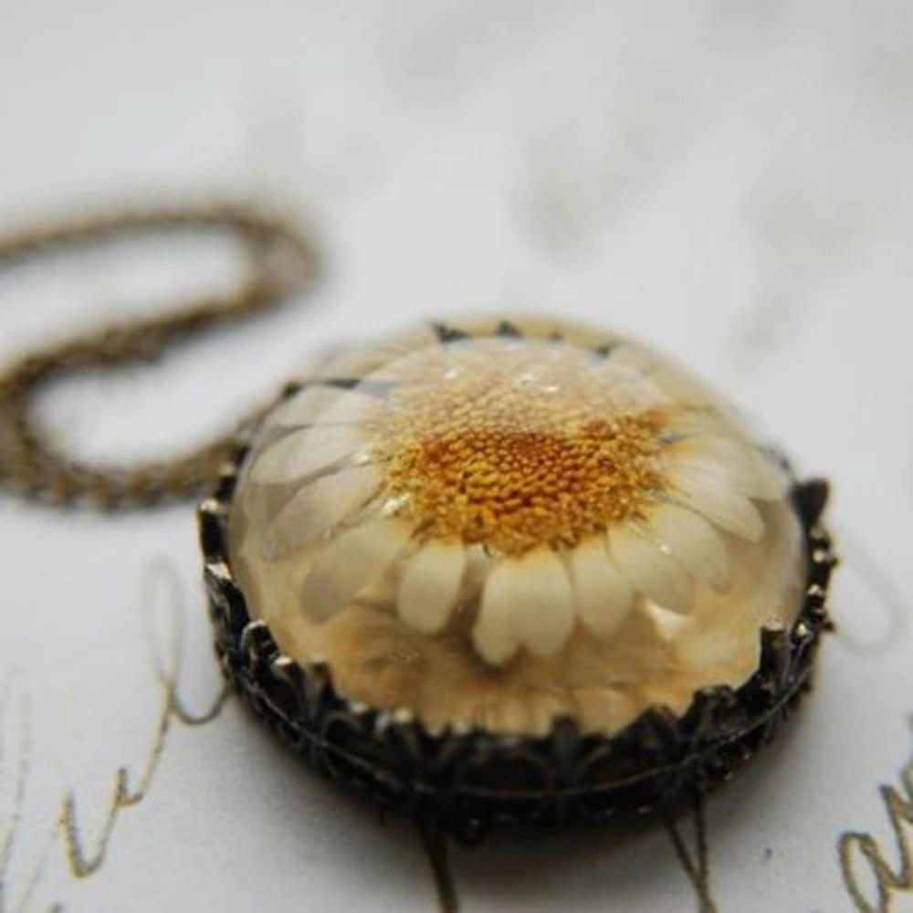 Botanical Dreamer Daisy Necklace